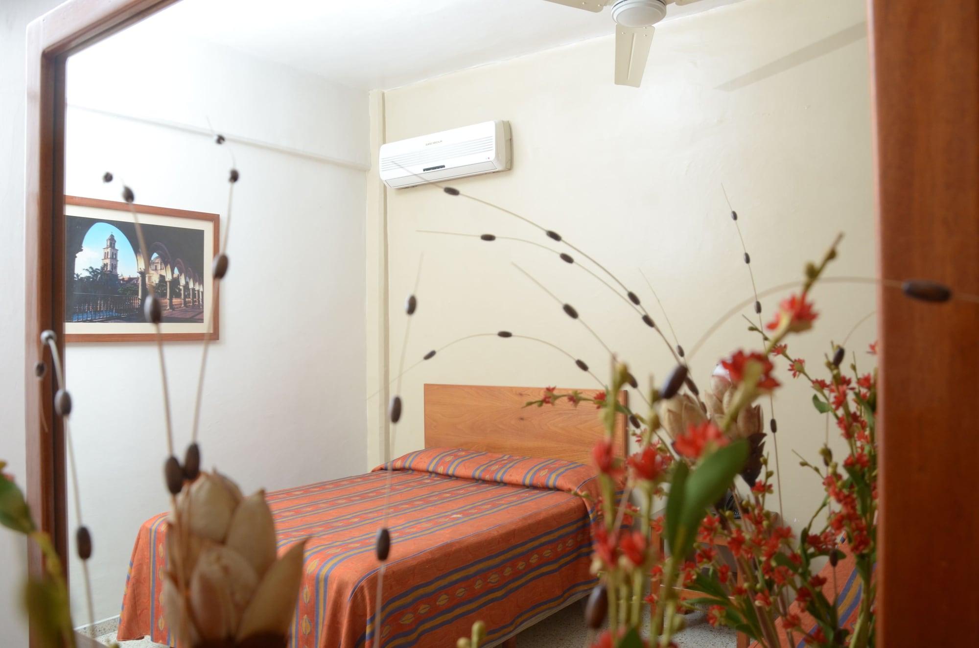 Hotel Delfines - A 2 Calles Del Acuario Veracruz Exterior photo