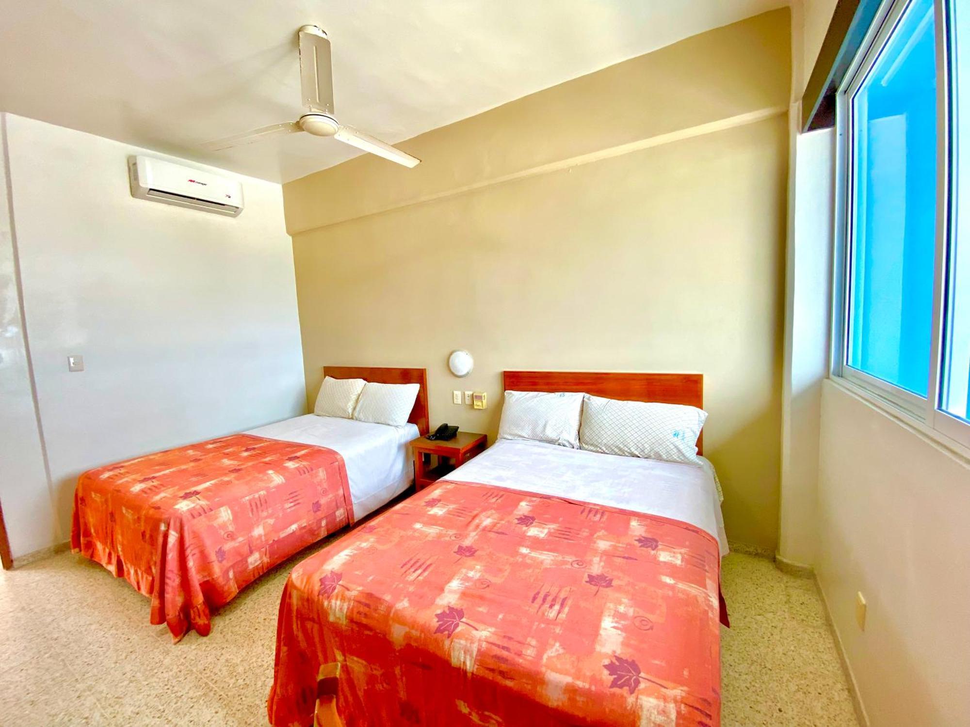 Hotel Delfines - A 2 Calles Del Acuario Veracruz Exterior photo