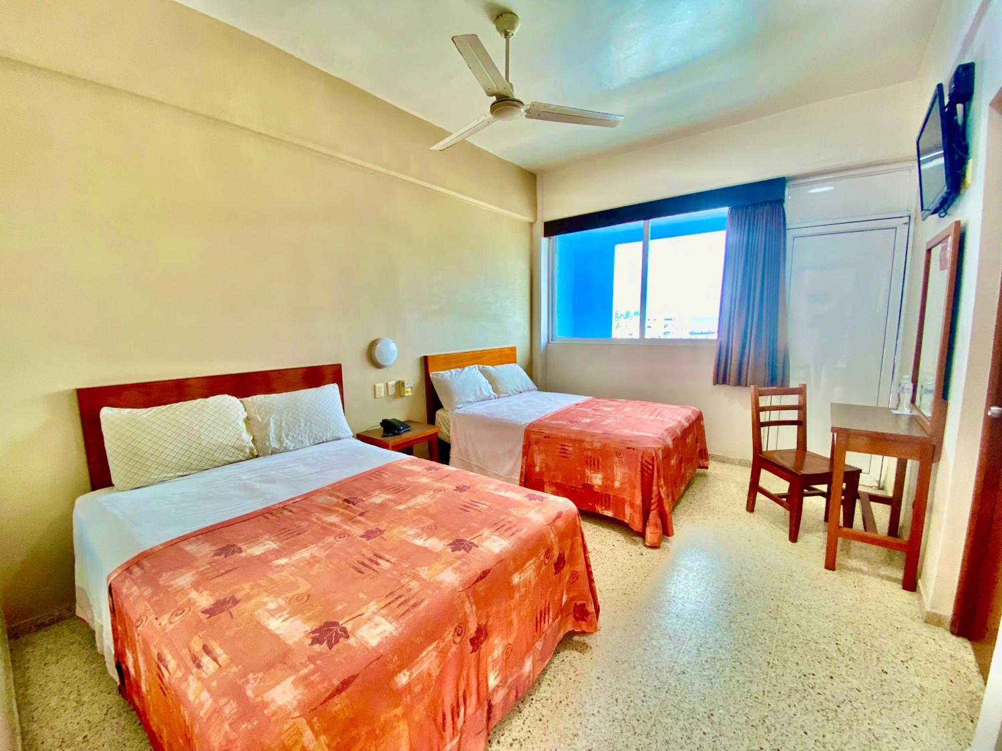 Hotel Delfines - A 2 Calles Del Acuario Veracruz Exterior photo