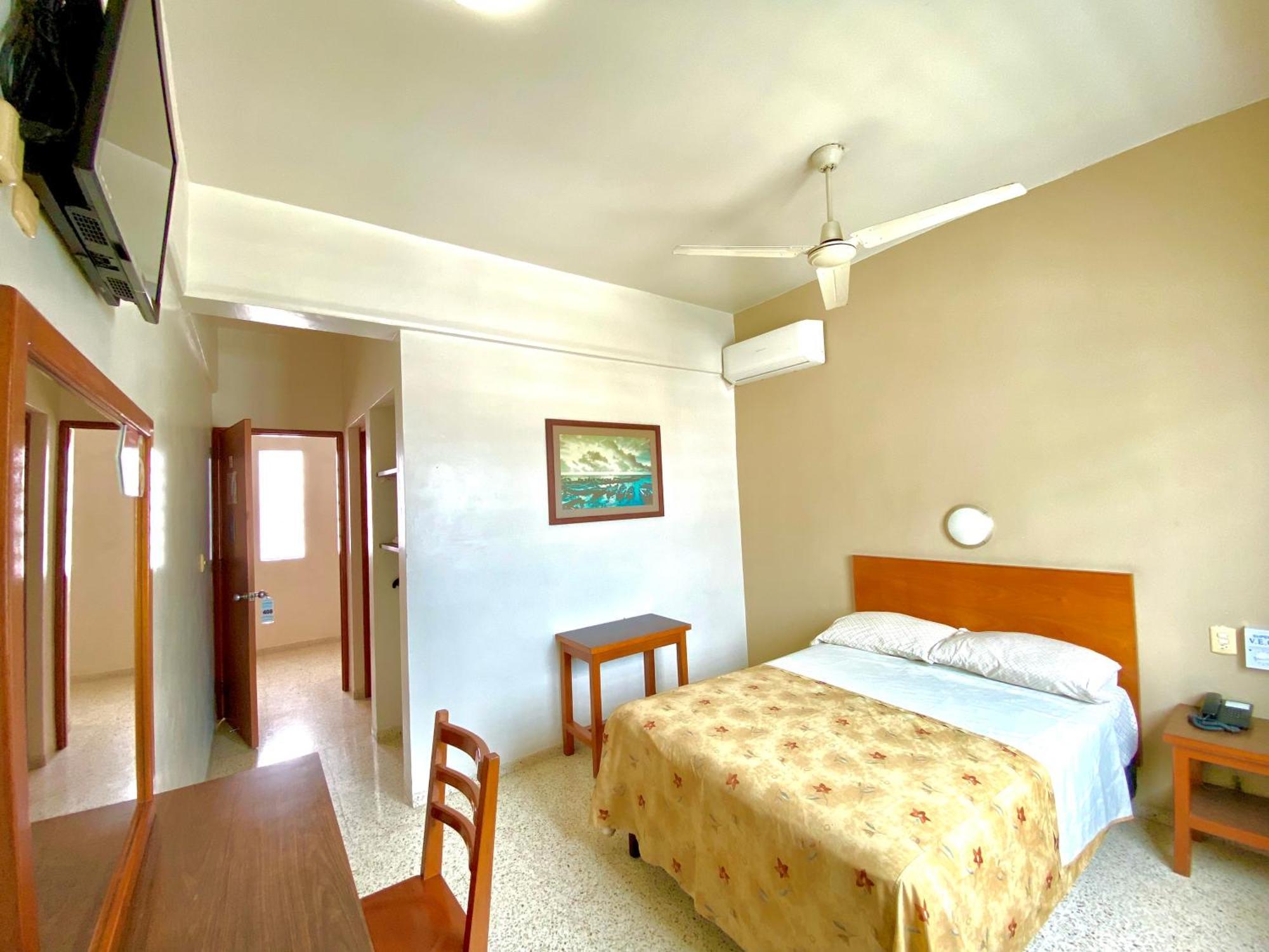 Hotel Delfines - A 2 Calles Del Acuario Veracruz Exterior photo