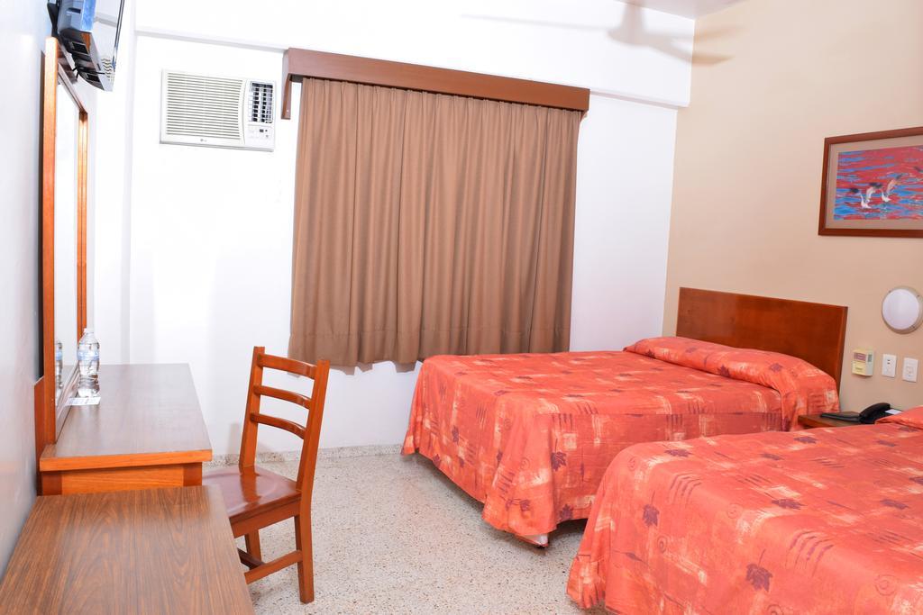 Hotel Delfines - A 2 Calles Del Acuario Veracruz Exterior photo